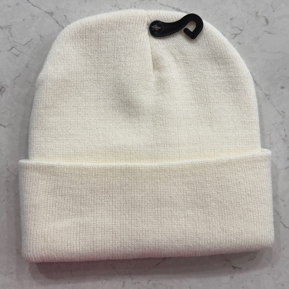 NWT Winter Essentials Cream Knit Cuff Hat with Leopard & Gold Heart Patches - Picture 2 of 2